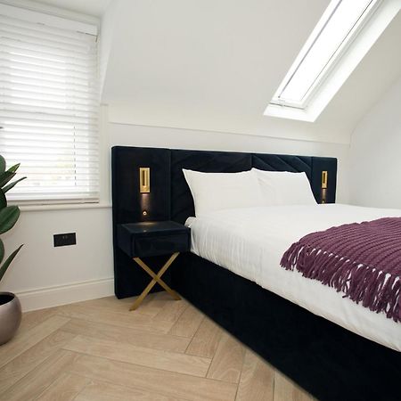 Ultra Stylish Apt Set In An Affluent Location Poole Εξωτερικό φωτογραφία