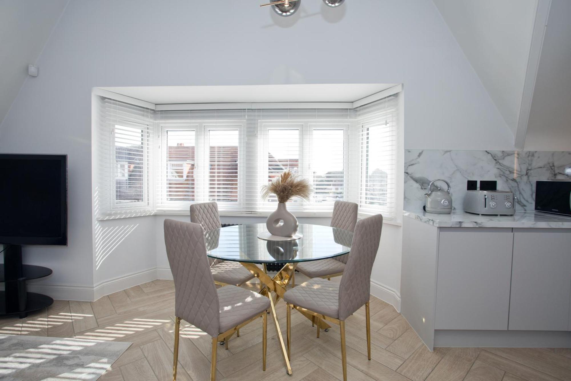 Ultra Stylish Apt Set In An Affluent Location Poole Εξωτερικό φωτογραφία
