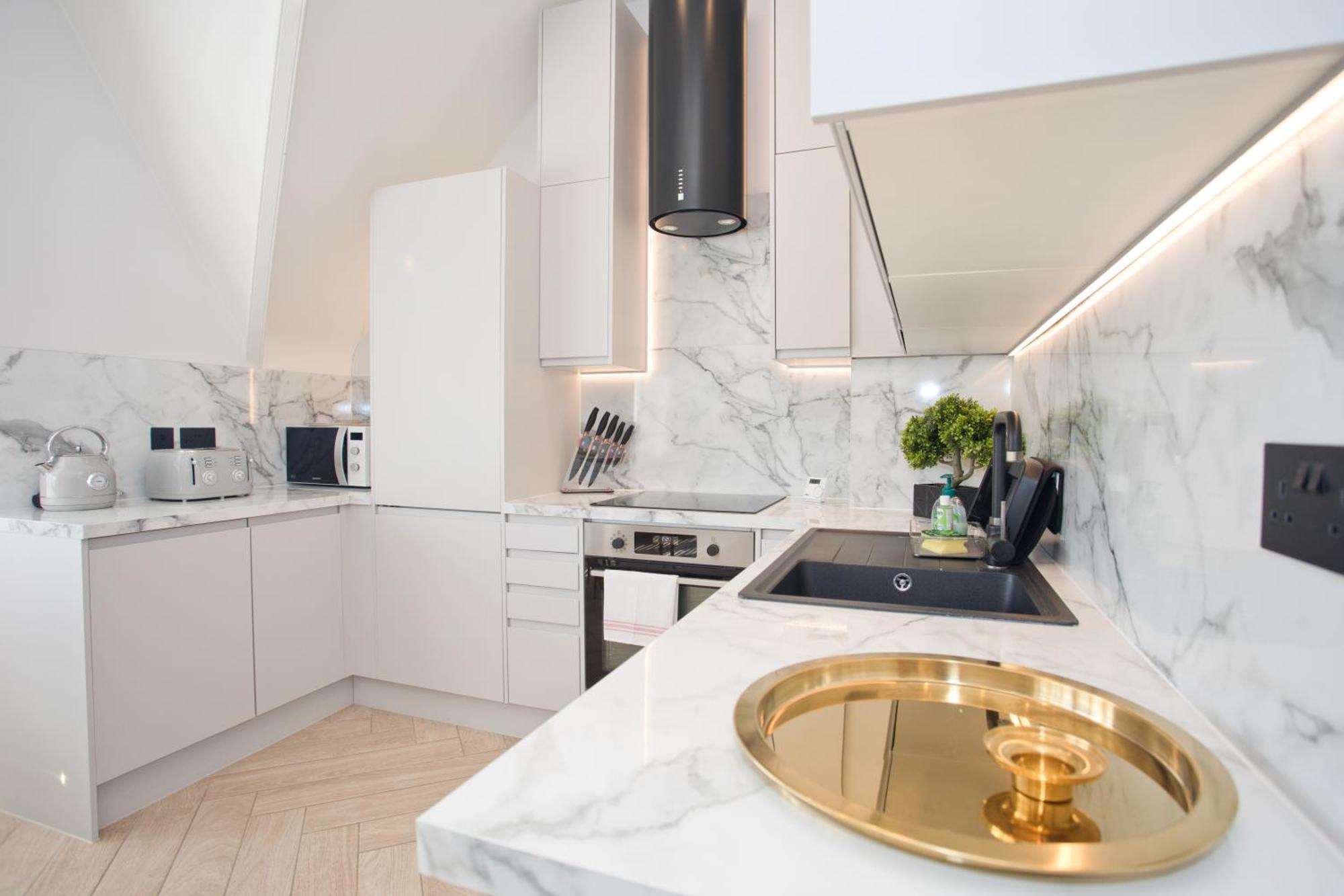 Ultra Stylish Apt Set In An Affluent Location Poole Εξωτερικό φωτογραφία