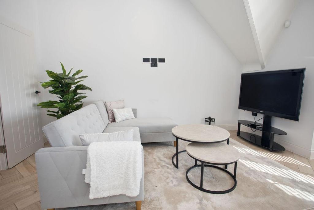 Ultra Stylish Apt Set In An Affluent Location Poole Εξωτερικό φωτογραφία
