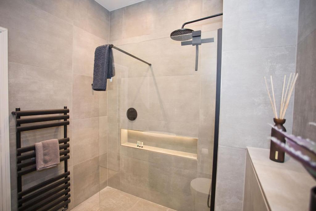 Ultra Stylish Apt Set In An Affluent Location Poole Εξωτερικό φωτογραφία