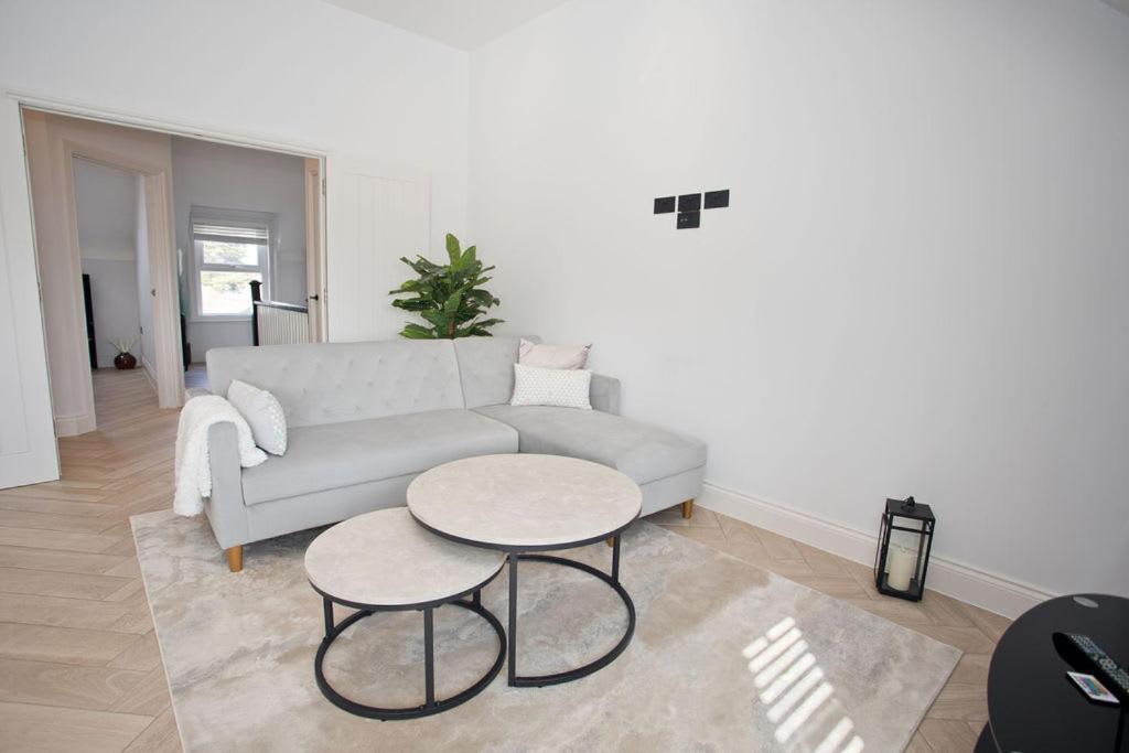 Ultra Stylish Apt Set In An Affluent Location Poole Εξωτερικό φωτογραφία